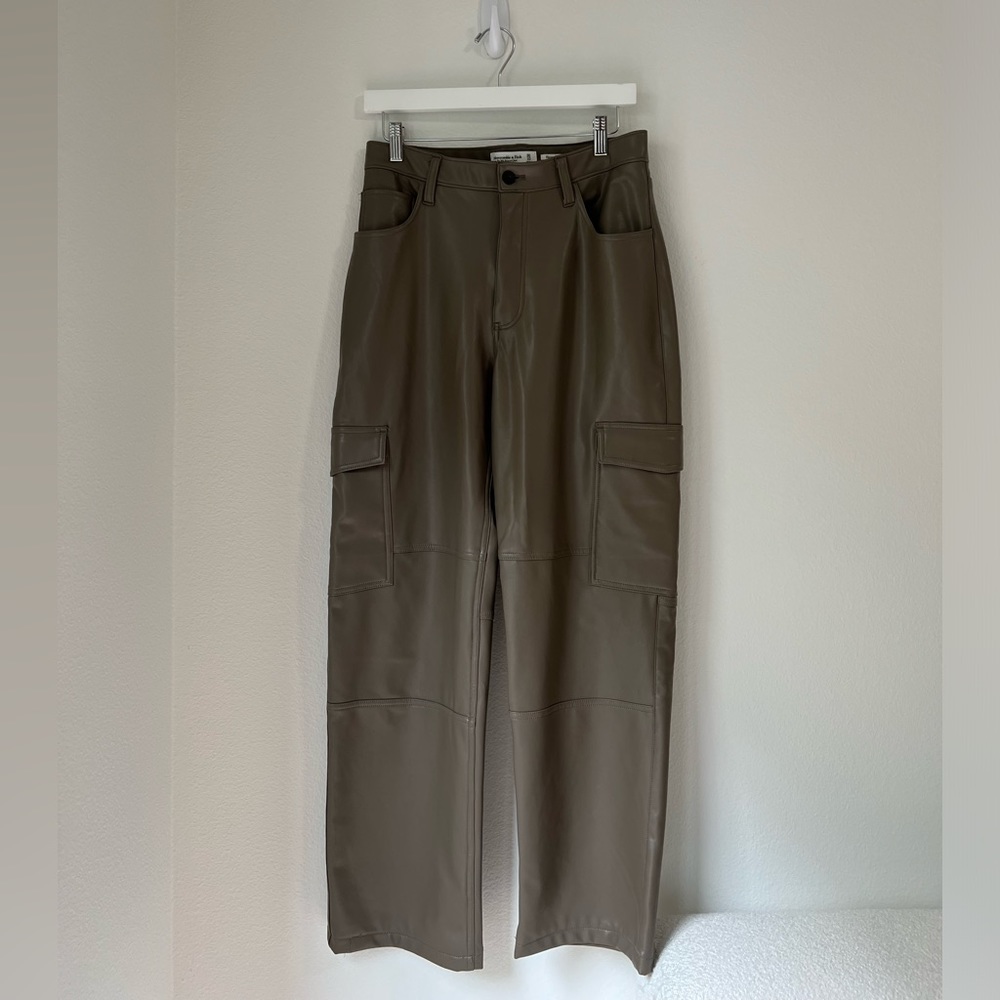 Abercrombie and Fitch Curve Love Vegan Leather Cargo 90s Relaxed Pant